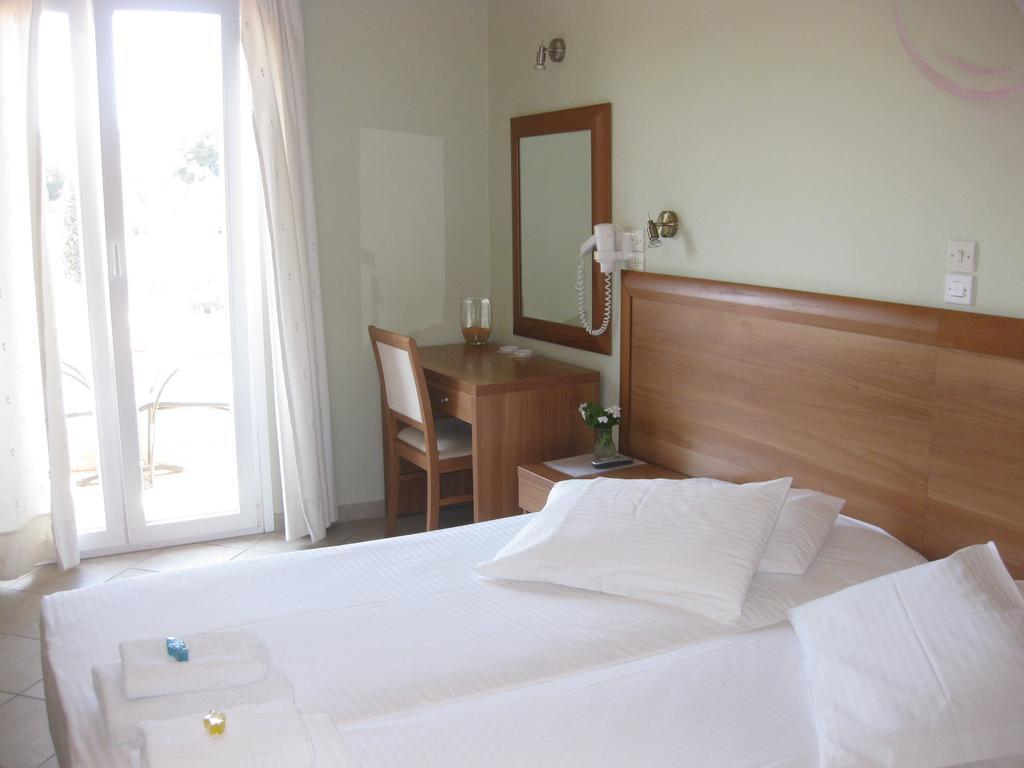 Virginia Hotel Samos Town Extérieur photo